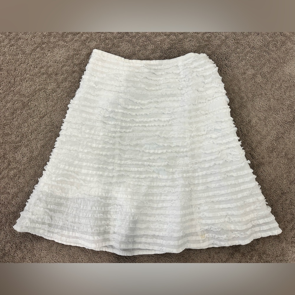 Absolutely fabulous attention getting White ruffled skirt by silk Land size 14 P